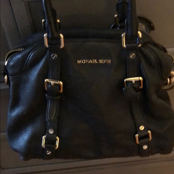 Michael Kors Handbags - Price dropped! Black leather Michael Kors purse
